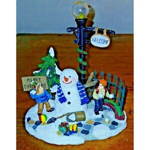 Victorian Village Collectibles 2002 building  Snowman w lamp post light  works